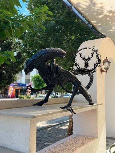 Alien xenomorph dog - statue, 2m